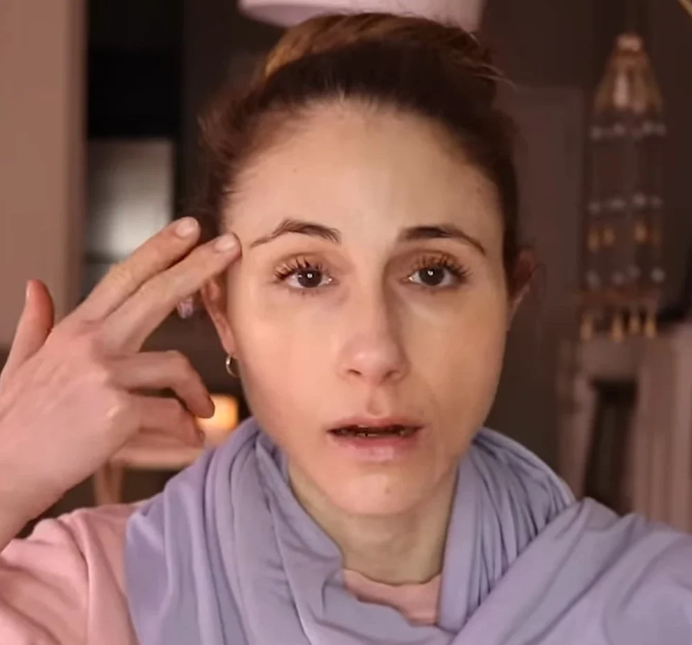 How To Tighten Eyelid Skin Without Surgery?